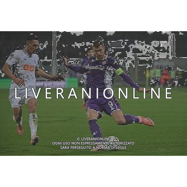 TVRG Fiorentina vs Dinamo Kiev nella foto Edin Dzeko (Fiorentina) e sulla SX Oleksandr Tymchyk (Dinamo Kiev) Firenze 11-12-2025 Stadio Artemio Franchi Fiorentina vs Dinamo Kiev UEFA Conference League fase a girone unico - 5a giornata foto Roberto Garavaglia/Agenzia Aldo Liverani sas