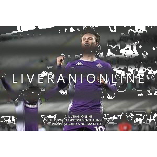 TVRG Fiorentina vs Dinamo Kiev nella foto Albert Gudmundsson (Fiorentina) esultanza dopo il gol del 2 a 1 Firenze 11-12-2025 Stadio Artemio Franchi Fiorentina vs Dinamo Kiev UEFA Conference League fase a girone unico - 5a giornata foto Roberto Garavaglia/Agenzia Aldo Liverani sas