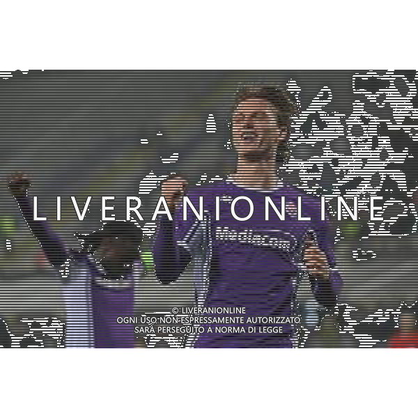 TVRG Fiorentina vs Dinamo Kiev nella foto Albert Gudmundsson (Fiorentina) esultanza dopo il gol del 2 a 1 Firenze 11-12-2025 Stadio Artemio Franchi Fiorentina vs Dinamo Kiev UEFA Conference League fase a girone unico - 5a giornata foto Roberto Garavaglia/Agenzia Aldo Liverani sas