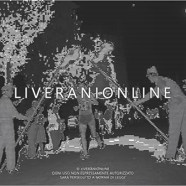 NEG-1960 OLIMPIADI DI ROMA-LA MARATONA FOTO SANDRO VESPASIANI-AG ALDO LIVERANI SAS