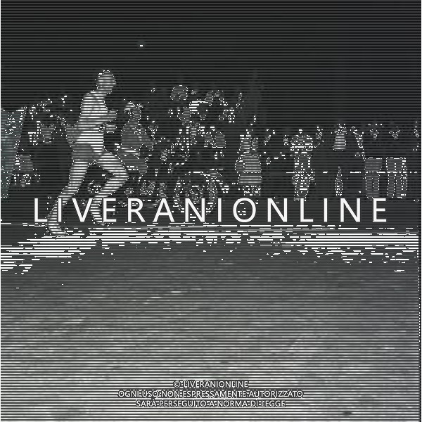 NEG-1960 OLIMPIADI DI ROMA-LA MARATONA FOTO SANDRO VESPASIANI-AG ALDO LIVERANI SAS