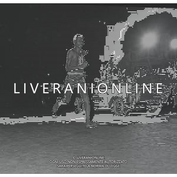 NEG-1960 OLIMPIADI DI ROMA-LA MARATONA NELLA FOTO 11 BAKILA ABEBE FOTO SANDRO VESPASIANI-AG ALDO LIVERANI SAS 