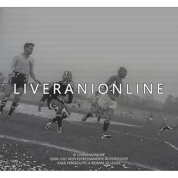 NEG-19-01-1958 COMO-CAMPIONATO DI CALCIO SERIE B COMO-MESSINA 2-0 NELLA FOTO AZIONE DI GIOCO AG ALDO LIVERANI SAS