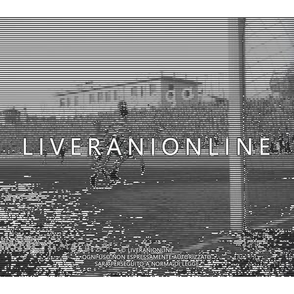 NEG-19-01-1958 VEONA-CAMPIONATO DI CALCIO SERIE B VERONA-PRO PATRIA 2-0 NELLA FOTO AZIONE DI GIOCO AG ALDO LIVERANI SAS