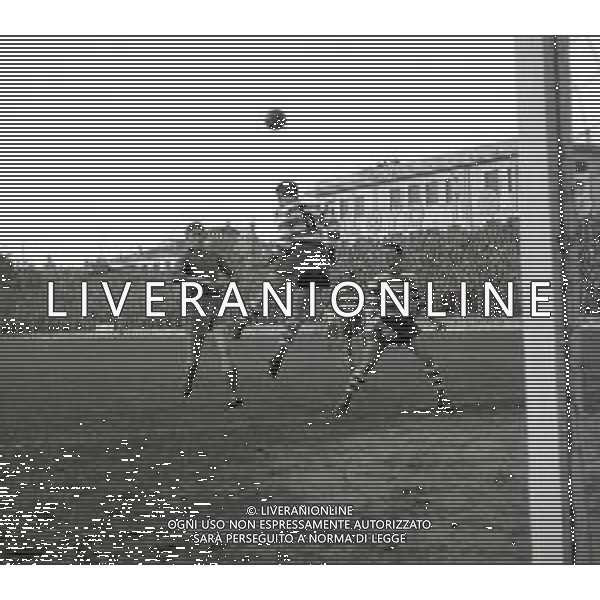 NEG-19-01-1958 VEONA-CAMPIONATO DI CALCIO SERIE B VERONA-PRO PATRIA 2-0 NELLA FOTO AZIONE DI GIOCO AG ALDO LIVERANI SAS