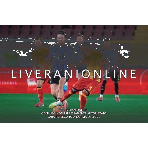 TVEM December 12, 2025 Lecce, Italy - US Lecce vs Pisa - Italian soccer serie A 2025/26 - Via Del Mare Stadium. In the pic: Corrie Ndaba of US Lecce in action against Isak Vural of Pisa ©TVEM Emmanuele Mastrodonato - AGENZIA ALDO LIVERANI SAS