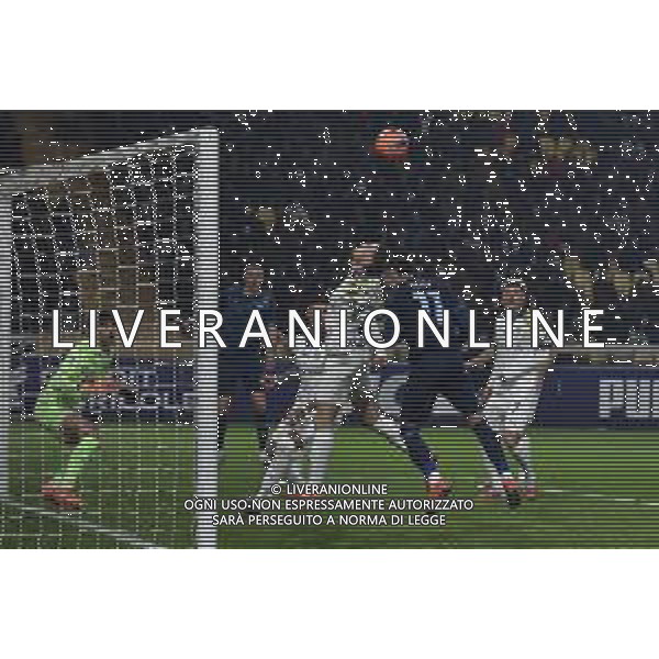 Parma vs Lazio Campionato Serie A Enilive - 15 Giornata Stadio Tardini - Parma 13-12-2025 nella foto Estevez anticipa Castellanos Foto Federico Gaetano - ag Aldo liverani ©Federico Gaetano - AGENZIA ALDO LIVERANI SAS