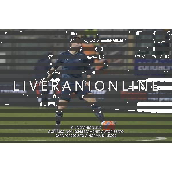 Alessio Romagnoli of SS Lazio play the ball during Parma Calcio vs SS Lazio, 15° Serie A Enilive 2025-26 game at Ennio Tardini in Parma (PR), Italy, on Dicember 13, 2025. (Photo by Davide Casentini)- AGENZIA ALDO LIVERANI SAS