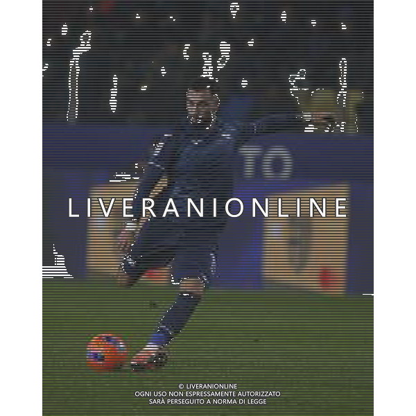 Valentín Castellanos of SS Lazio play the ball during Parma Calcio vs SS Lazio, 15° Serie A Enilive 2025-26 game at Ennio Tardini in Parma (PR), Italy, on Dicember 13, 2025. (Photo by Davide Casentini)- AGENZIA ALDO LIVERANI SAS