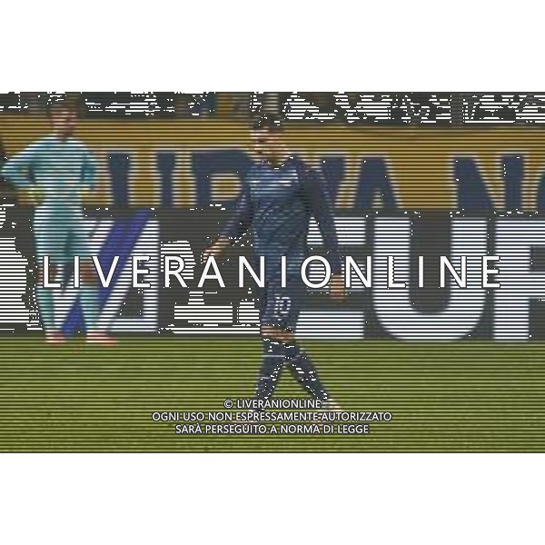 Mattia Zaccagni of SS Lazio go aut of red card during Parma Calcio vs SS Lazio, 15° Serie A Enilive 2025-26 game at Ennio Tardini in Parma (PR), Italy, on Dicember 13, 2025. (Photo by Davide Casentini)- AGENZIA ALDO LIVERANI SAS