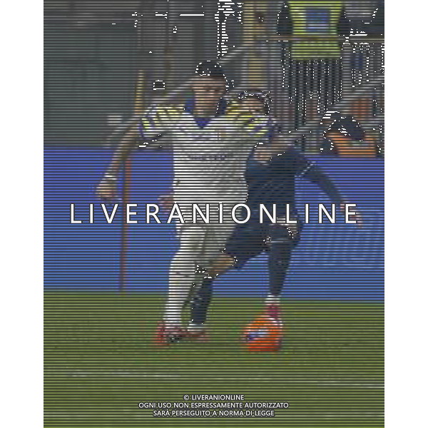 Lautaro Valenti of Parma AC play the ball during Parma Calcio vs SS Lazio, 15° Serie A Enilive 2025-26 game at Ennio Tardini in Parma (PR), Italy, on Dicember 13, 2025. (Photo by Davide Casentini)- AGENZIA ALDO LIVERANI SAS