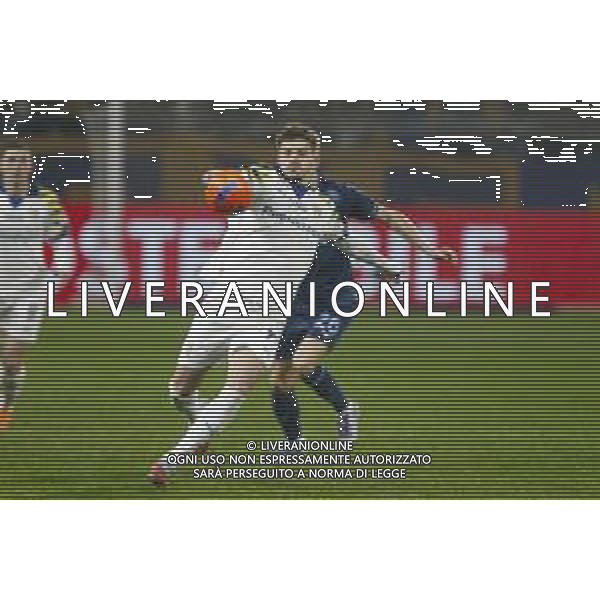 Adrian Benedyczak of Parma AC play the ball during Parma Calcio vs SS Lazio, 15° Serie A Enilive 2025-26 game at Ennio Tardini in Parma (PR), Italy, on Dicember 13, 2025. (Photo by Davide Casentini)- AGENZIA ALDO LIVERANI SAS