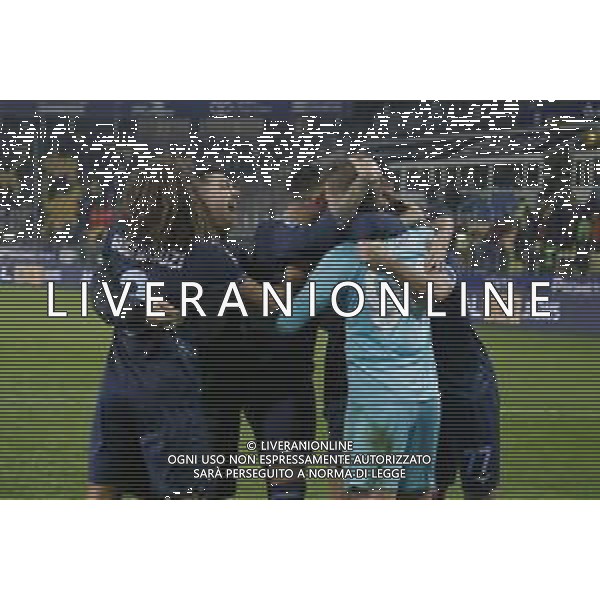 Esultanza finale - Lazio players celebrate the victory at the end of Parma Calcio vs SS Lazio, 15° Serie A Enilive 2025-26 game at Ennio Tardini in Parma (PR), Italy, on Dicember 13, 2025. (Photo by Davide Casentini)- AGENZIA ALDO LIVERANI SAS