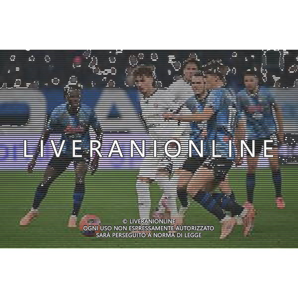 TVRG Atalanta vs Cagliari nella foto Sebastiano Esposito (Cagliari) e Charles de Ketelaere (Atalanta) Bergamo 13-12-2025 New Balance Arena - Stadio di Bergamo Atalanta vs Cagliari Campionato Serie A Enilive - 15a giornata foto Roberto Garavaglia/Agenzia Aldo Liverani sas