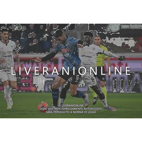 TVRG Atalanta vs Cagliari nella foto Gianluca Scamacca (Atalanta) e Nichel Ndary Adopo (Cagliari) Bergamo 13-12-2025 New Balance Arena - Stadio di Bergamo Atalanta vs Cagliari Campionato Serie A Enilive - 15a giornata foto Roberto Garavaglia/Agenzia Aldo Liverani sas