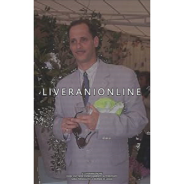 DIAP-RETROSPETTIVA JOHN WATERS REDISTA NELLA FOTO JOHN WATERS REGISTA DEL FILM “CRY BABY “ A CANNES NELL\'ANNO 1990 AG ALDO LIVERANI SAS