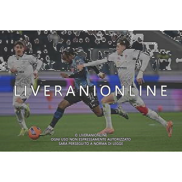 TVRG Atalanta vs Cagliari nella foto Ademola Lookman (Atalanta) e Marco Palestra (Cagliari) Bergamo 13-12-2025 New Balance Arena - Stadio di Bergamo Atalanta vs Cagliari Campionato Serie A Enilive - 15a giornata foto Roberto Garavaglia/Agenzia Aldo Liverani sas