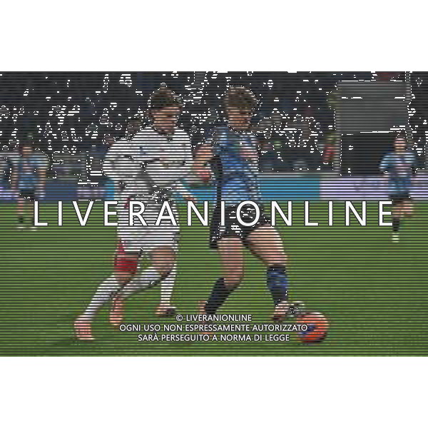 TVRG Atalanta vs Cagliari nella foto Marco Palestra (Cagliari) e Charles de Ketelaere (Atalanta) Bergamo 13-12-2025 New Balance Arena - Stadio di Bergamo Atalanta vs Cagliari Campionato Serie A Enilive - 15a giornata foto Roberto Garavaglia/Agenzia Aldo Liverani sas