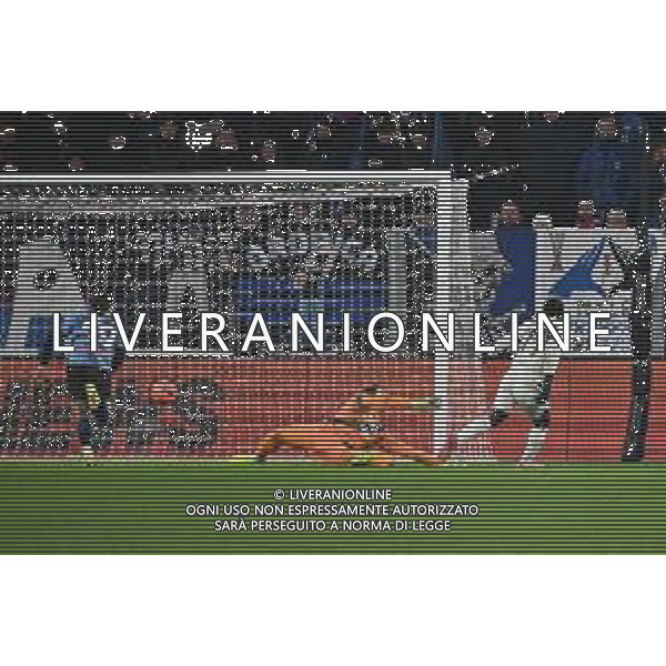 TVRG Atalanta vs Cagliari nella foto Zito Andrè Luvumbo (Cagliari) segna il gol del 2 a 2 ma la rete viene annullata per fuorigioco Bergamo 13-12-2025 New Balance Arena - Stadio di Bergamo Atalanta vs Cagliari Campionato Serie A Enilive - 15a giornata foto Roberto Garavaglia/Agenzia Aldo Liverani sas