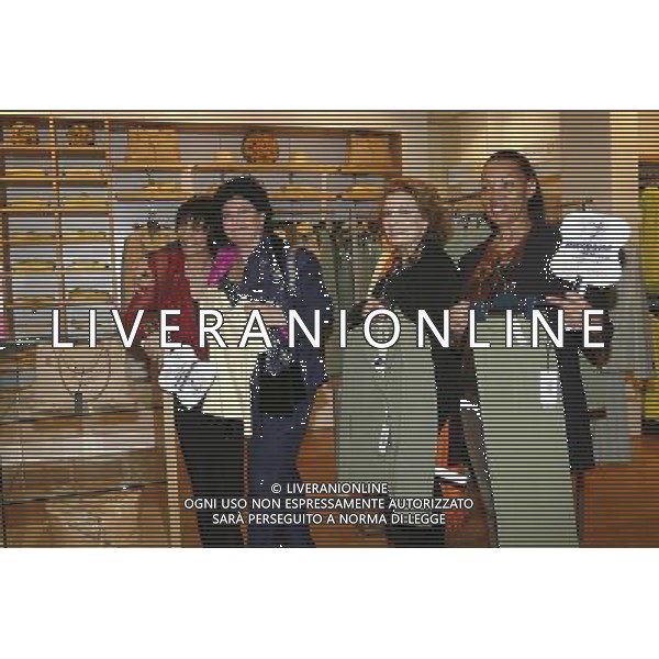 Roma 06/03/2006 Presentazione del musica \' Menopause - the musical \' interpretato da Fiordaliso, Marisa Laurito e Fioretta Mari e Crystal White in programma dal 8 marzo presso il Teatro Vittoria. ph tvphoto/ag liverani