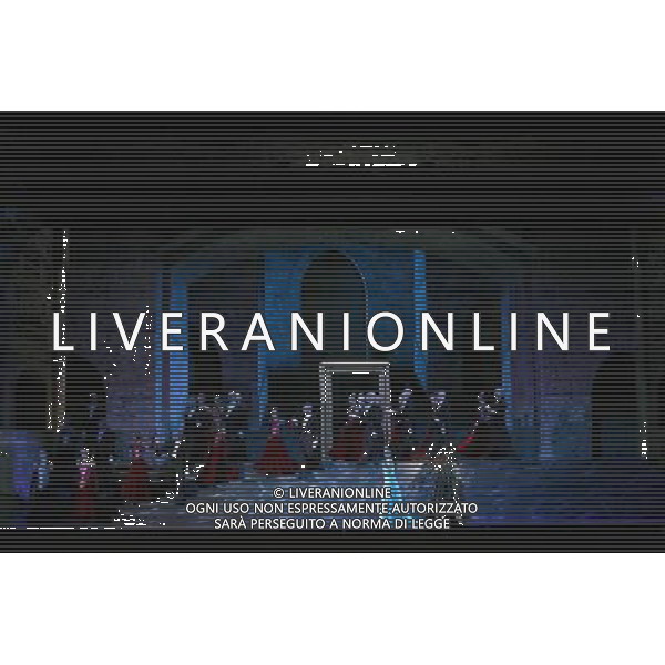 Roma 09/03/2006 - Spettacolo teatrale \' Dracula Opera Rock \' prodotto da David Zard con la regia di Alfredo Arias e le musiche della PFM. Protagonisti Vittorio Matteucci ( dracula ), Sabrina De Siena ( Mina Murray ), Fabio Privitera ( reinfield