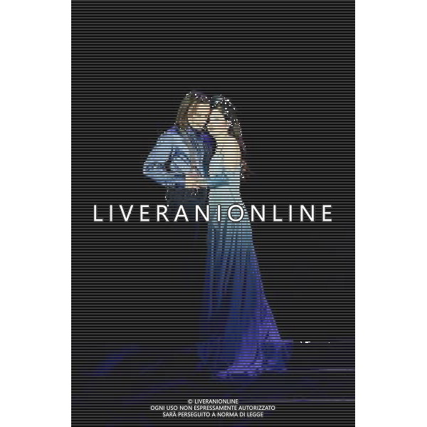 Roma 09/03/2006 - Spettacolo teatrale \' Dracula Opera Rock \' prodotto da David Zard con la regia di Alfredo Arias e le musiche della PFM. Protagonisti Vittorio Matteucci ( dracula ), Sabrina De Siena ( Mina Murray ), Fabio Privitera ( reinfield