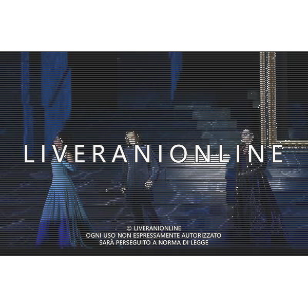 Roma 09/03/2006 - Spettacolo teatrale \' Dracula Opera Rock \' prodotto da David Zard con la regia di Alfredo Arias e le musiche della PFM. Protagonisti Vittorio Matteucci ( dracula ), Sabrina De Siena ( Mina Murray ), Fabio Privitera ( reinfield