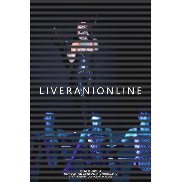 Roma 09/03/2006 - Spettacolo teatrale \' Dracula Opera Rock \' prodotto da David Zard con la regia di Alfredo Arias e le musiche della PFM. Protagonisti Vittorio Matteucci ( dracula ), Sabrina De Siena ( Mina Murray ), Fabio Privitera ( reinfield