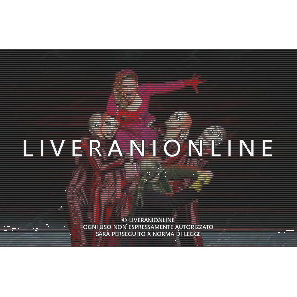 Roma 09/03/2006 - Spettacolo teatrale \' Dracula Opera Rock \' prodotto da David Zard con la regia di Alfredo Arias e le musiche della PFM. Protagonisti Vittorio Matteucci ( dracula ), Sabrina De Siena ( Mina Murray ), Fabio Privitera ( reinfield