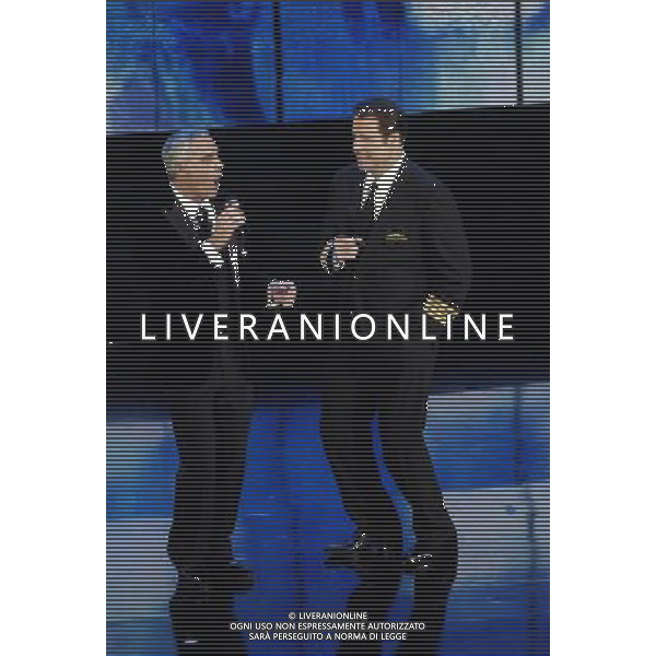 SANREMO 27/02/2006 56¡ Festival Della Canzone Italiana nella foto: Giorgio Panariello con John Travolta foto Danilo Recalcati / G.Aldo Liverani