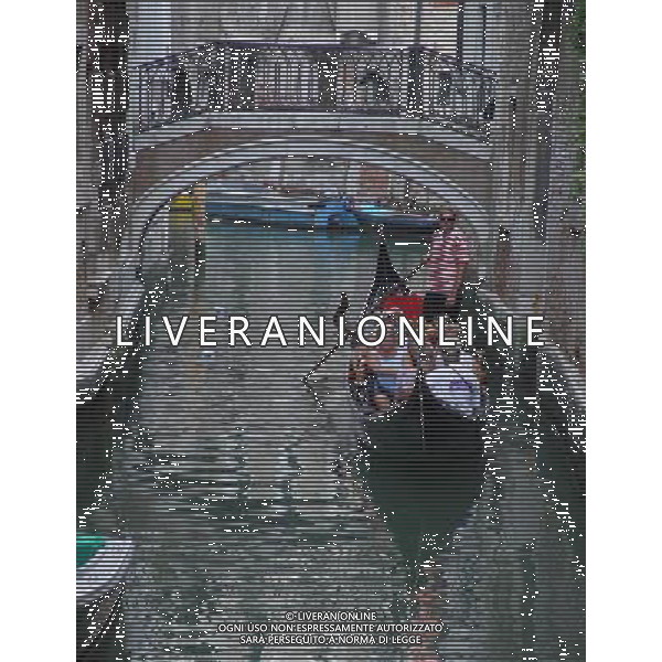 ARCHIVIO ALDO LIVERANI NELLA FOTO GONDOLIERI A VENEZIA AGENZIA ALDO LIVERANI