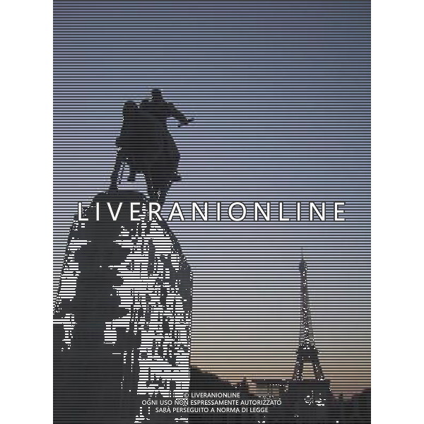 ARCHIVIO ALDO LIVERANI S A S NELLA FOTO TORRE EIFFEL FRANCIA AGENZIA ALDO LIVERANI 