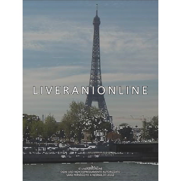 ARCHIVIO ALDO LIVERANI S A S NELLA FOTO TORRE EIFFEL FRANCIA AGENZIA ALDO LIVERANI 