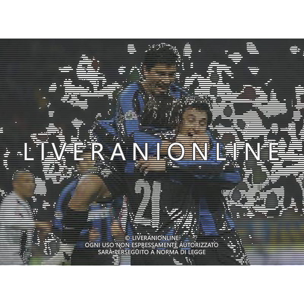 Milano 22-03-2006 coppa italia tim cup 2005/06 inter-udinese 1:0 nella foto solari esulta dopo il gol con i compagni ph marco luzzani/ag aldo liverani s.a.s.
