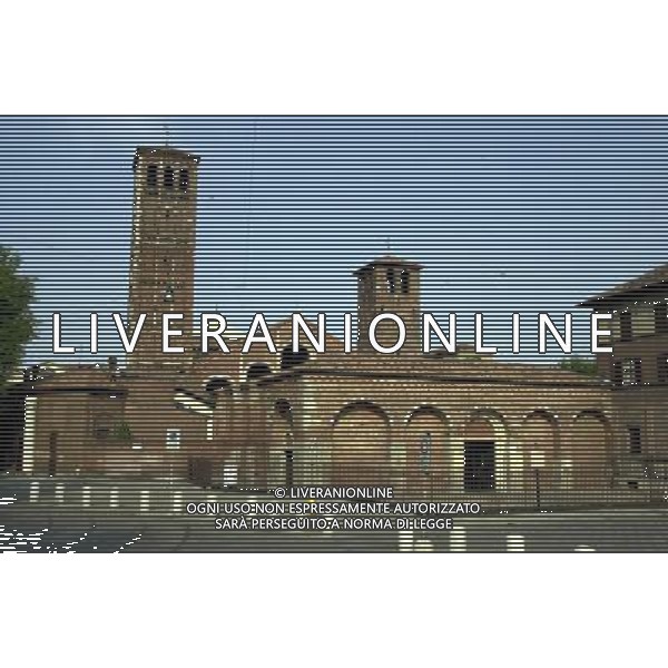 MILANO AGOSTO 2003 NELLA FOTO LA CHIESA DI SANT\' AMBROGIO FOTO MARIO ROMANO/AG. ALDO LIVERANI