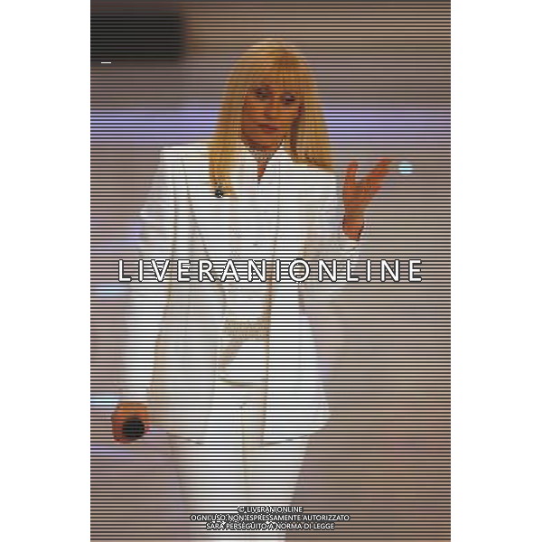 Roma 25/03/2006 - Trasmissione televisiva \' Amore \' condotta da Raffaella Carra\' in onda alle 21.00 su Raiuno. Nella foto: Raffaella Carra\' ph TvPhoto/Ag. Aldo liverani