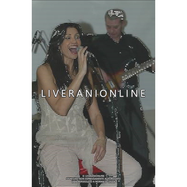 MILANO 28/3/2006 \'SANVITTORE\' VIA PAPIGNANO, 16 PRESENTAZIONE DEL PRIMO ALBUM DI LUISA CORNA: -ACQUA FUTURA- NELLA FOTO LUISA CORNA FOTO ROMANO/AG ALDO LIVERANI