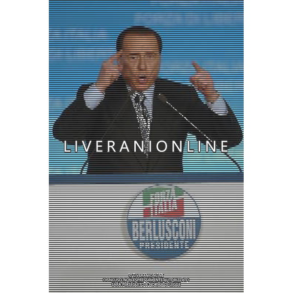 ROMA, 5 APRILE 2006 ELEZIONI POLITICHE 2006: CHIUSURA CAMPAGNA ELETTORALE DI FORZA ITALIA AL PALAFIERA. NELLA FOTO: SILVIO BERLUSCONI PH AGENZIA ALDO LIVERANI