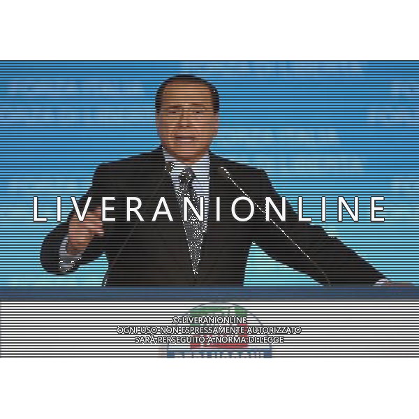 ROMA, 5 APRILE 2006 ELEZIONI POLITICHE 2006: CHIUSURA CAMPAGNA ELETTORALE DI FORZA ITALIA AL PALAFIERA. NELLA FOTO: SILVIO BERLUSCONI PH AGENZIA ALDO LIVERANI