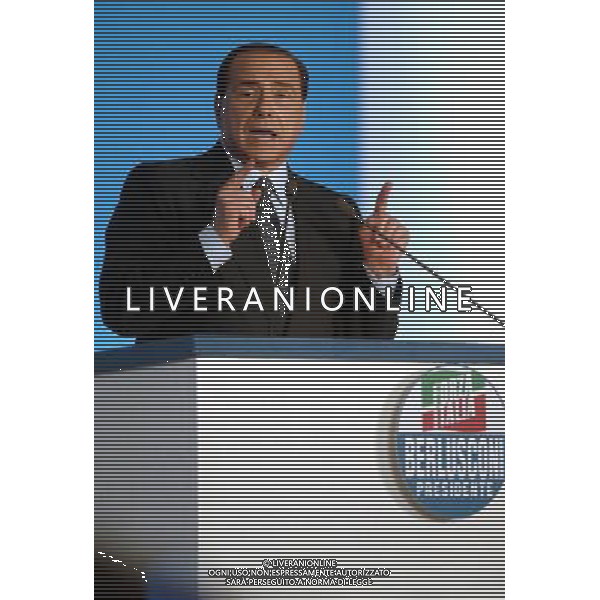 ROMA, 5 APRILE 2006 ELEZIONI POLITICHE 2006: CHIUSURA CAMPAGNA ELETTORALE DI FORZA ITALIA AL PALAFIERA. NELLA FOTO: SILVIO BERLUSCONI PH AGENZIA ALDO LIVERANI