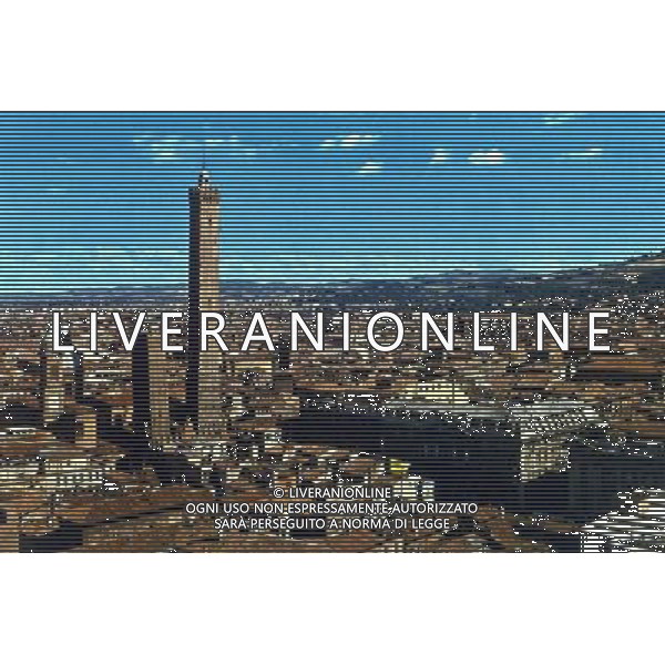 Bologna Cittˆ Panoramica con la torre degli Asineli ph archivio giovanni liverani/ag. aldo liverani