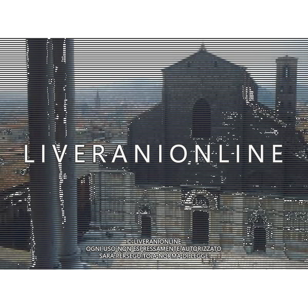 Bologna Cittˆ Panoramica della Basilica di San Petronio edalla torre dell\'arengo ph archivio giovanni liverani/ag. aldo liverani