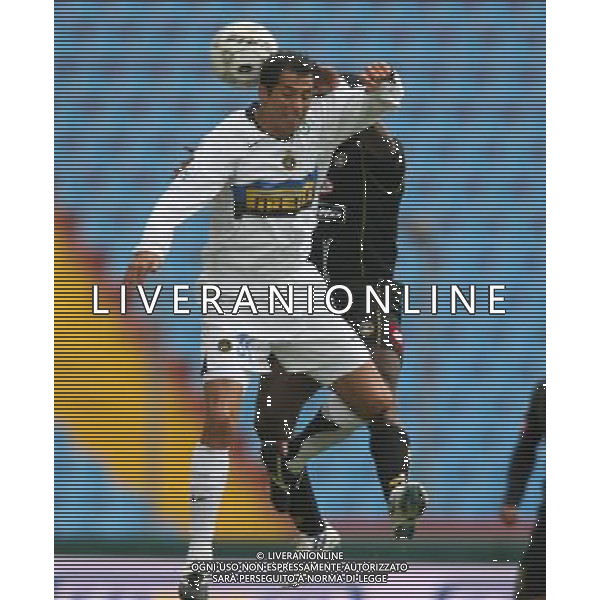 Udine 11-04-2006 Coppa italia semifinalie Udinese-Inter cesar in contrasto Foto Filippo Venezia-Ag: Aldo Liverani