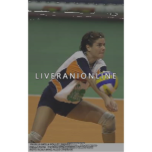 FAMILIA IMOLA VOLLEY 2000/01 NELLA FOTO PERNICI EMANUELA FOTO ROMANI/AG.ALDO LIVERANI
