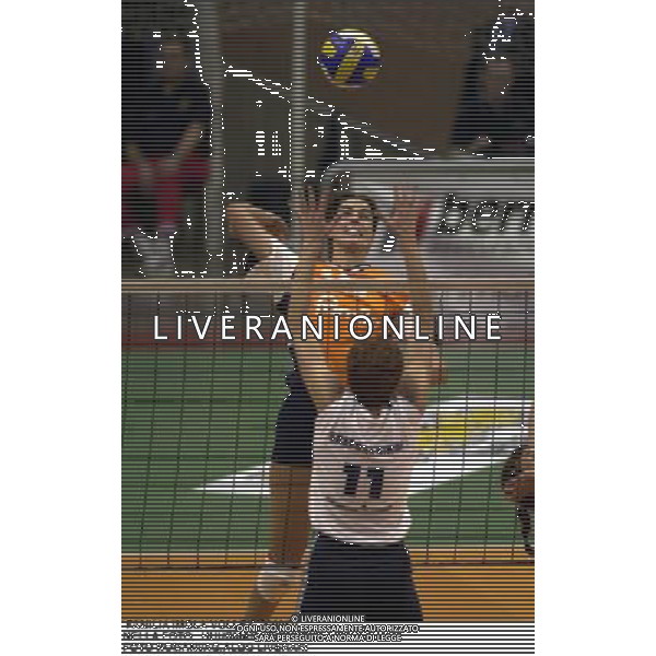 FAMILIA IMOLA VOLLEY 2000/01 NELLA FOTO HUURMAN FRANCIEN FOTO ROMANI/AG.ALDO LIVERANI