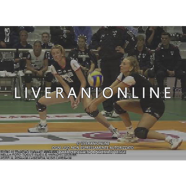 MINETTI VICENZA VOLLEY 2000/2001 NELLA FOTO TOGUT ELISA E MIFKOVA DARINA FOTO N. ROMANI / AGENZIA ALDO LIVERANI