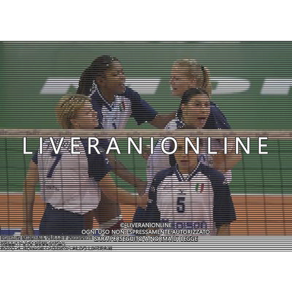 EDISON MODENA VOLLEY 2000/2001 NELLA FOTO ESULTANZA FOTO N. ROMANI / AGENZIA ALDO LIVERANI