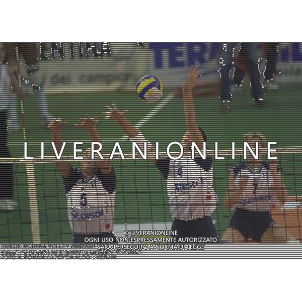 EDISON MODENA VOLLEY 2000/2001 NELLA FOTO BERTINI SABRINA E LEGGERI MANUELA FOTO N. ROMANI / AGENZIA ALDO LIVERANI