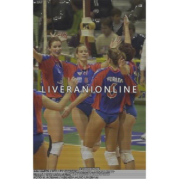 AiN NAPOLI VOLLEY 2000/2001 NELLA FOTO ESULTANZA FOTO N. ROMANI / AGENZIA ALDO LIVERANI