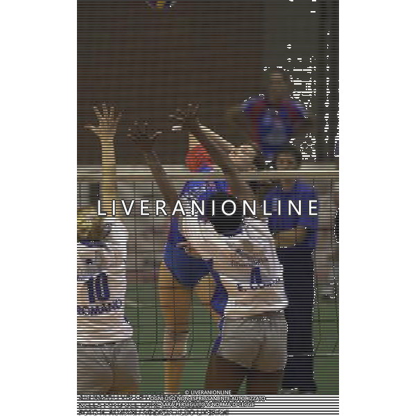 AiN NAPOLI VOLLEY 2000/2001 NELLA FOTO DEL CORE ANTONELLA FOTO N. ROMANI / AGENZIA ALDO LIVERANI